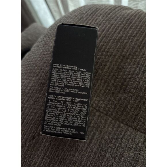 NEW Nars / Sheer Glow Foundation Benares 1.0 oz. - Picture 3 of 6